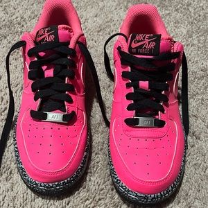 Nike Air Force 1, size 5 in women, used but in great condition(hot pink)